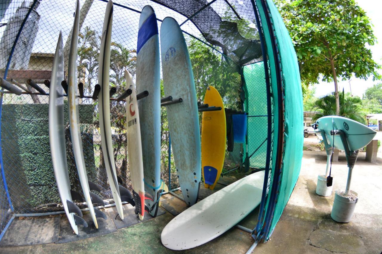 Tsunami Hostel Тамариндо Екстериор снимка