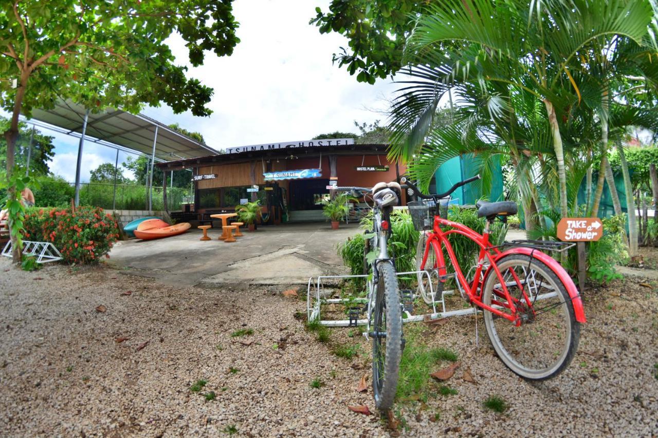 Tsunami Hostel Тамариндо Екстериор снимка