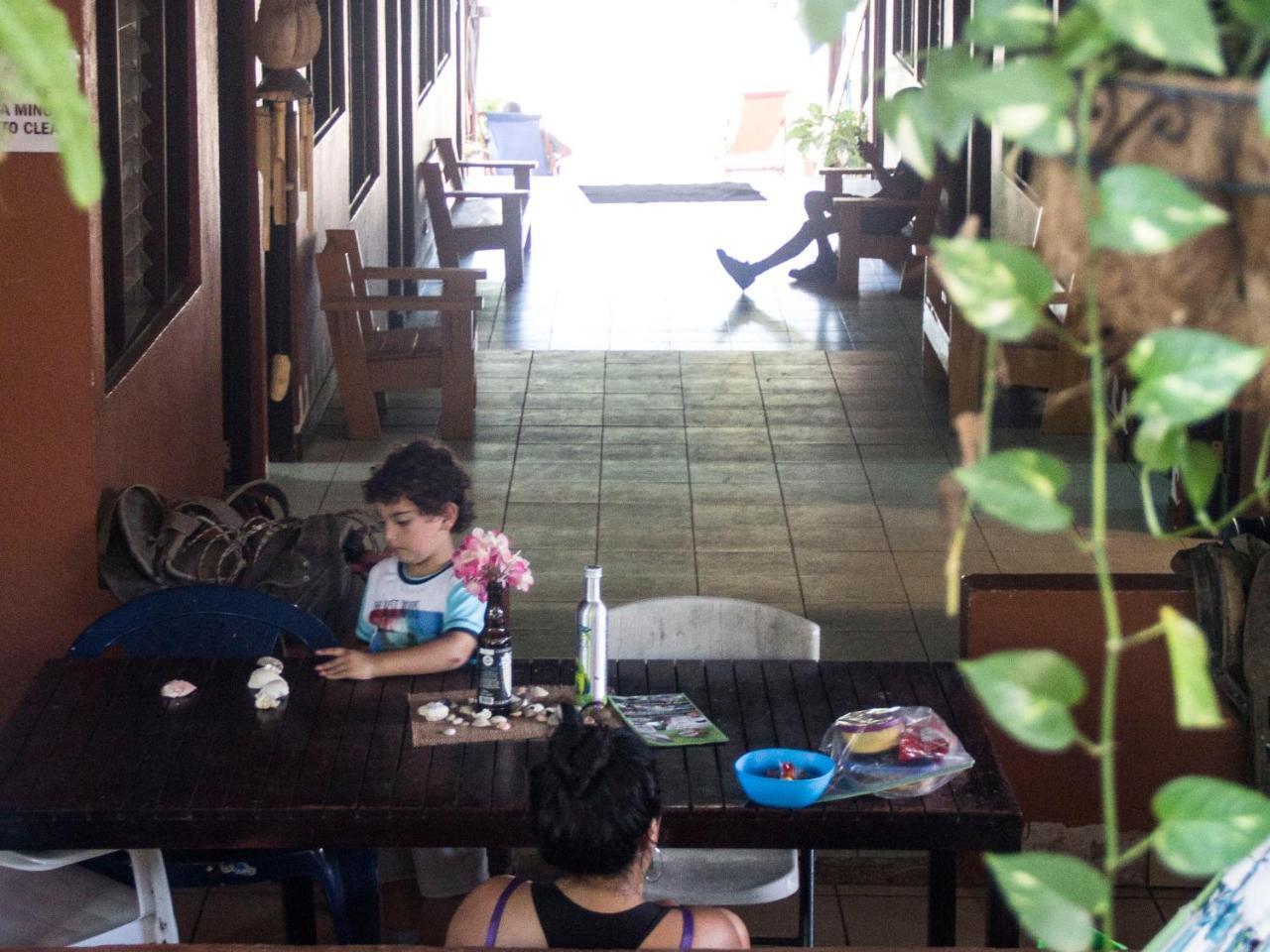 Tsunami Hostel Тамариндо Екстериор снимка