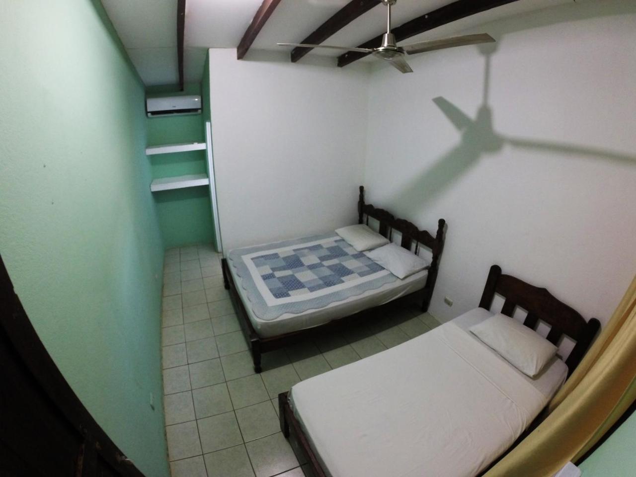 Tsunami Hostel Тамариндо Екстериор снимка