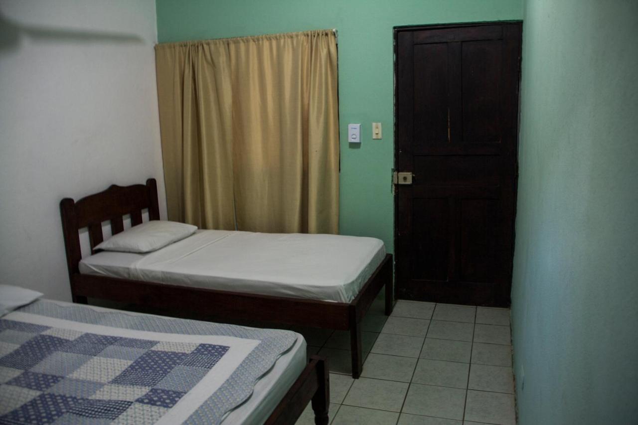 Tsunami Hostel Тамариндо Екстериор снимка
