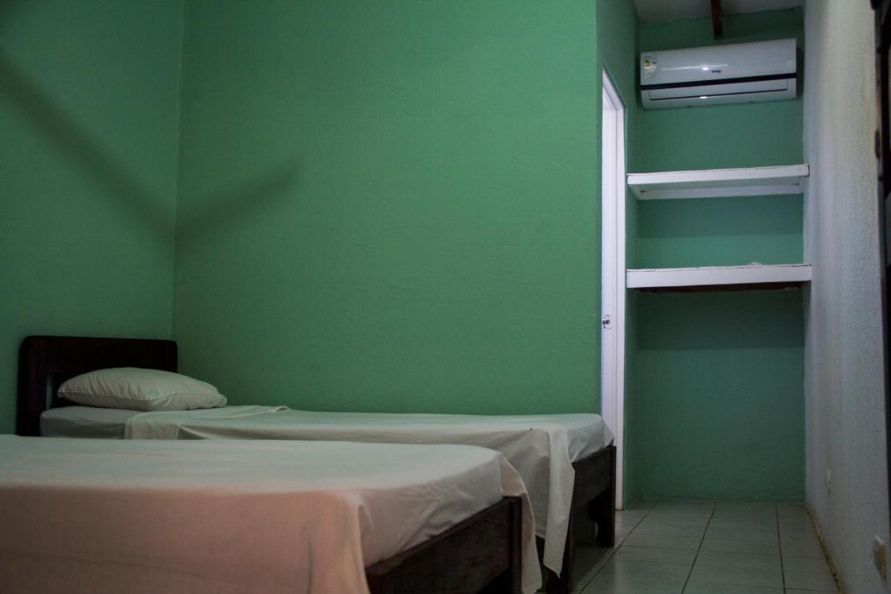 Tsunami Hostel Тамариндо Екстериор снимка