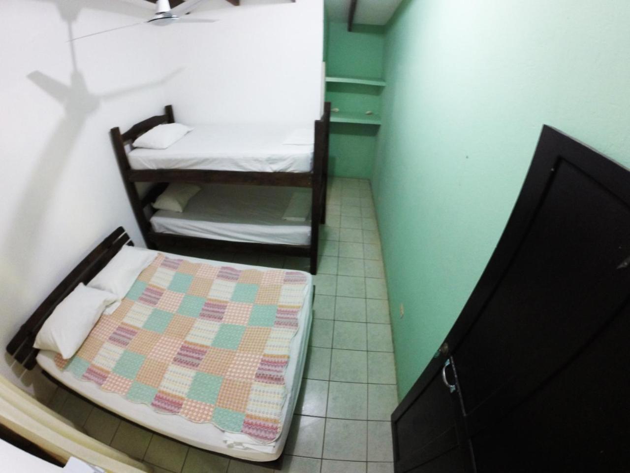 Tsunami Hostel Тамариндо Екстериор снимка